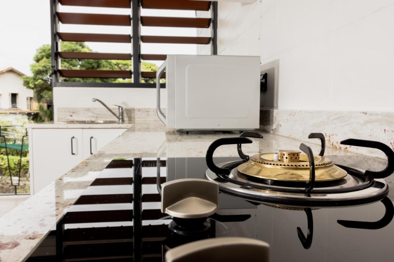 Capricorn Apartment Hotel Suva Buitenkant foto