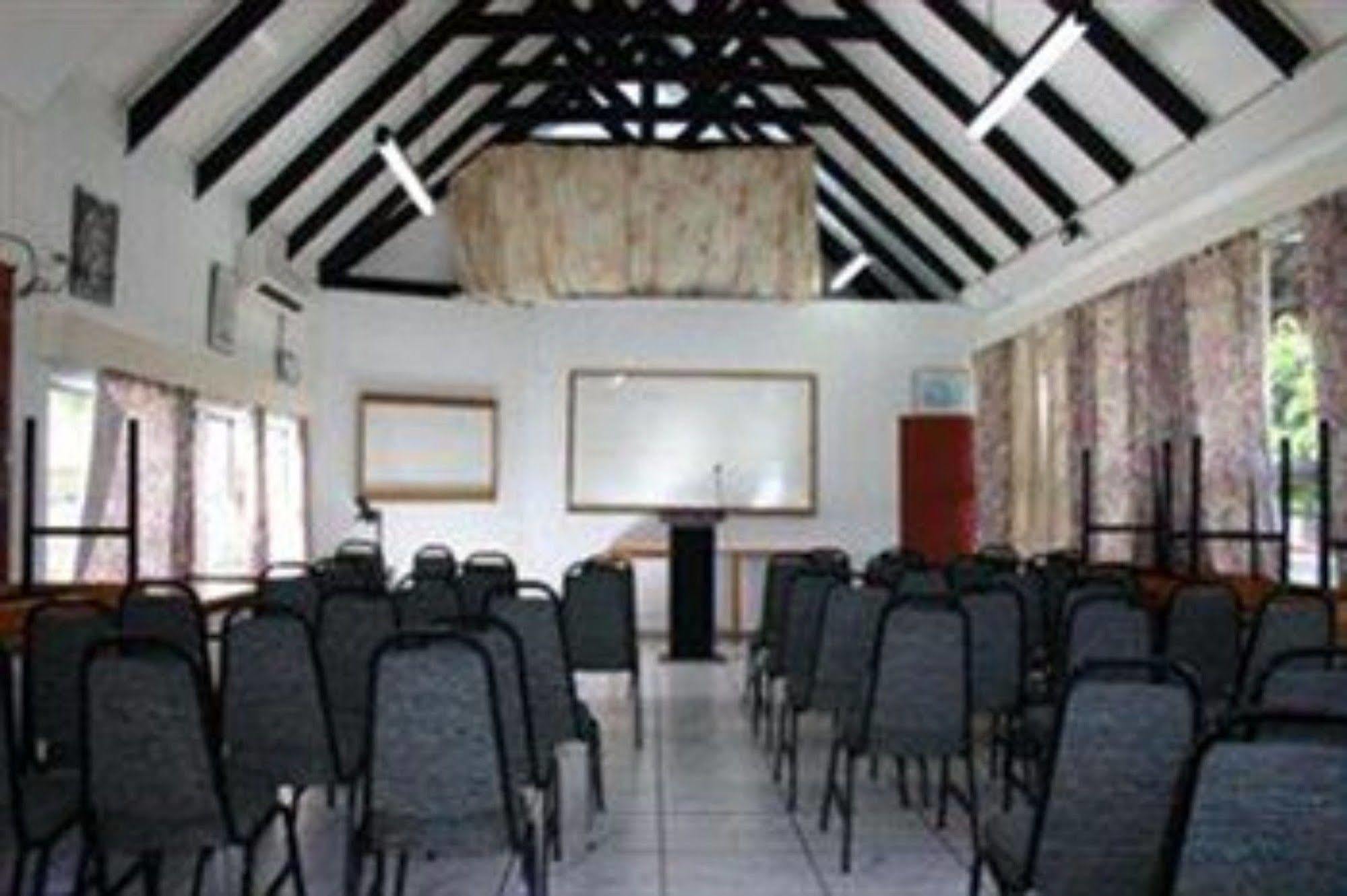 Capricorn Apartment Hotel Suva Buitenkant foto